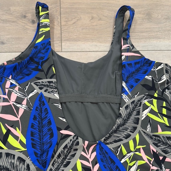 Athleta Midnight Palm Scoop Women’s One Piece Swimsuit - Picture 7 of 16